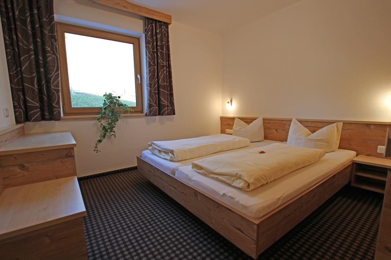 Gasthof Bergblick Berwang Exterior foto